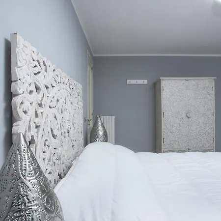 Piazza Dante By Wonderful Italy