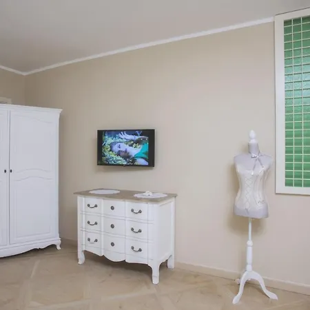 Piazza Dante By Wonderful Italy